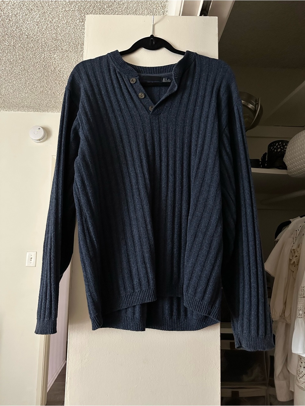 Bill Blass Men's Dark Navy Ribbed Henley Pullover